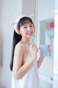 晚上爷爷总是压在妈妈肚子上睡觉
